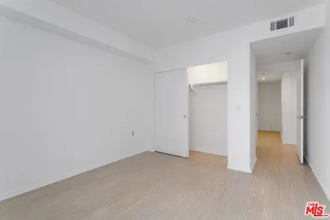 1600 S WESTGATE AVENUE #404