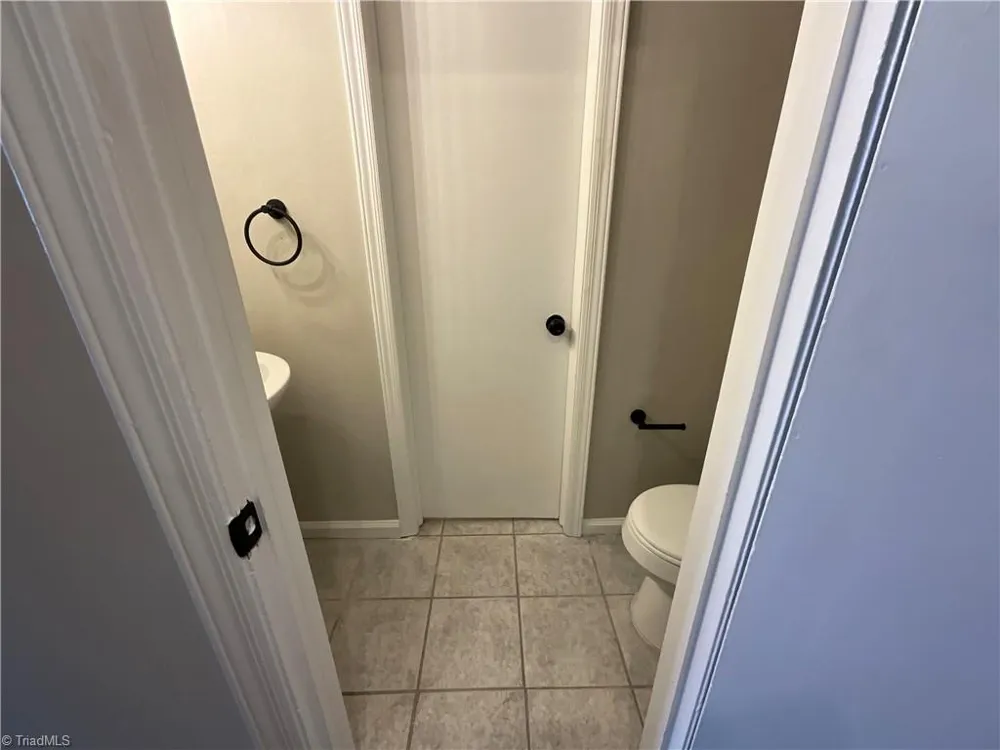 1413 Gracewood Drive Greensboro, NC 27408