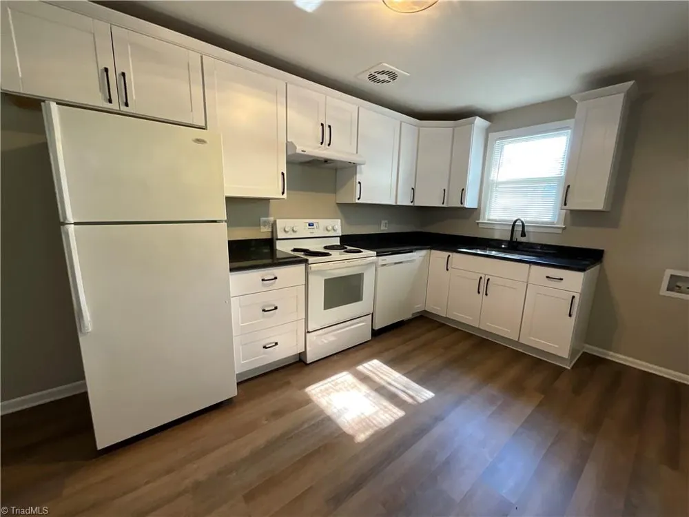 1413 Gracewood Drive Greensboro, NC 27408