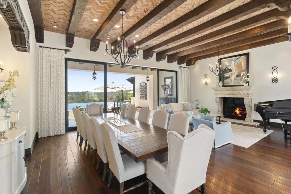 5293 La Glorieta Rancho Santa Fe, CA 92067