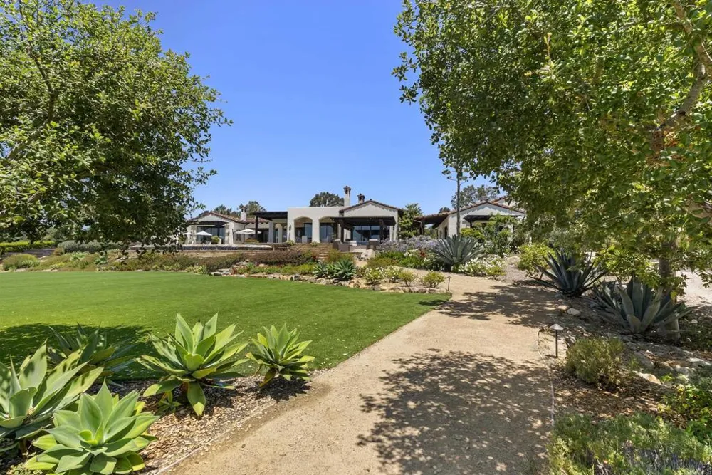 5293 La Glorieta Rancho Santa Fe, CA 92067