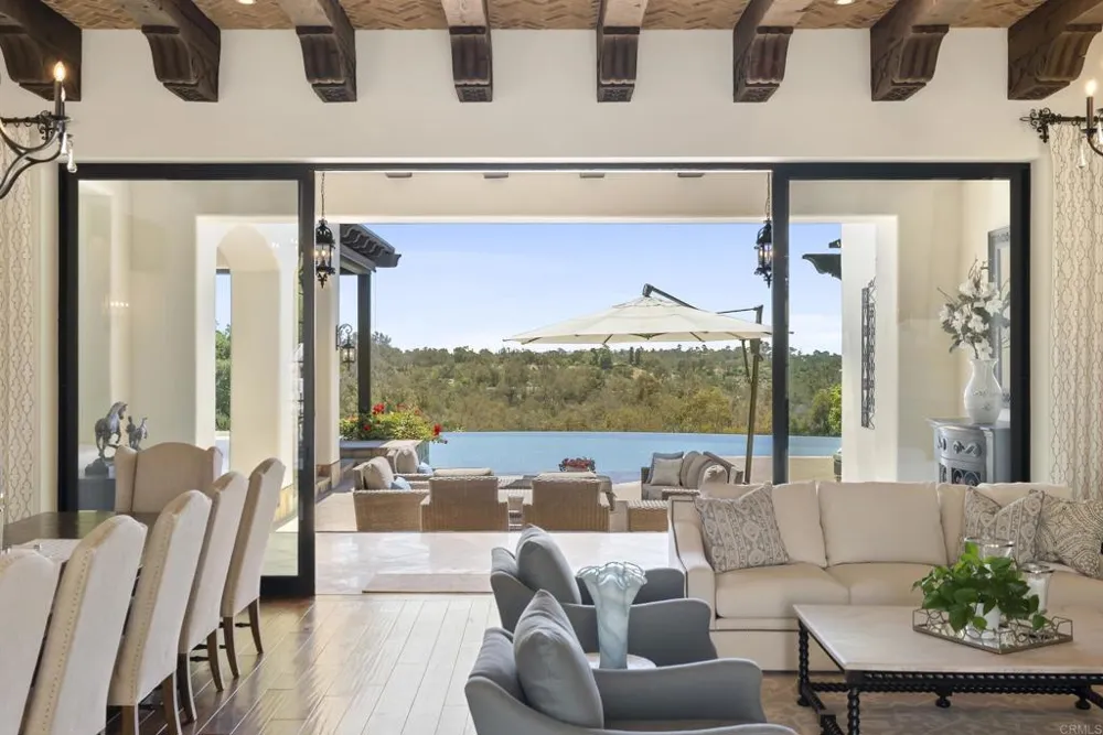 5293 La Glorieta Rancho Santa Fe, CA 92067