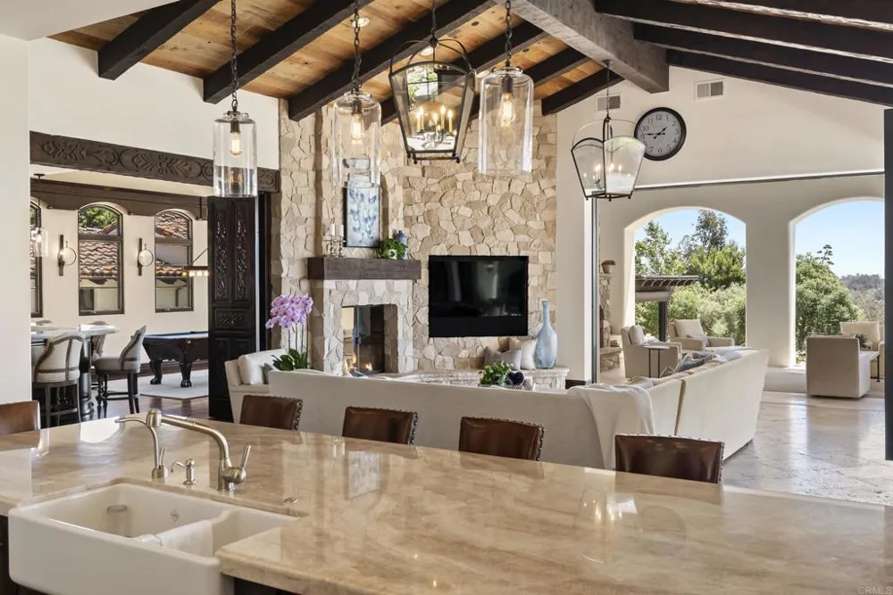 5293 La Glorieta Rancho Santa Fe, CA 92067