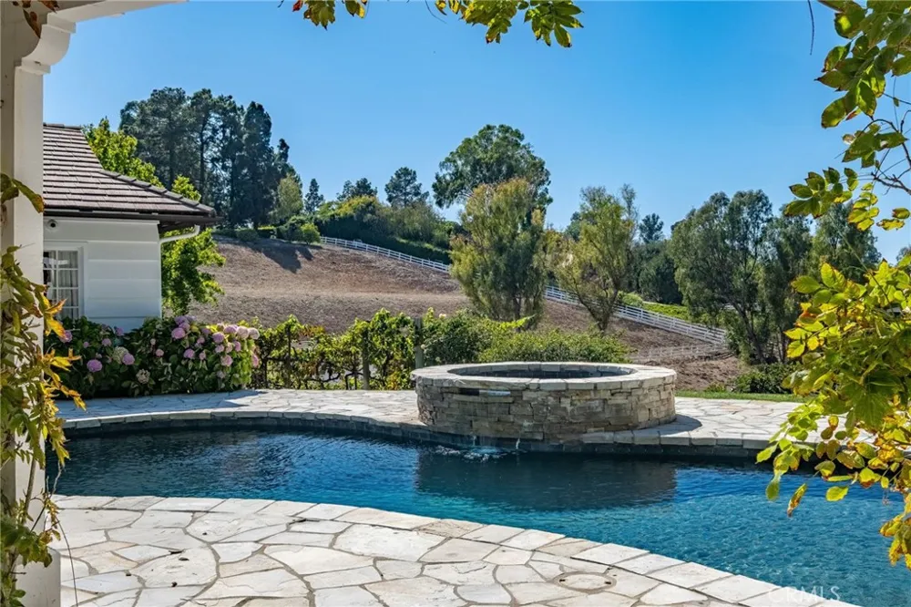 6 Caballeros Rolling Hills, CA 90274