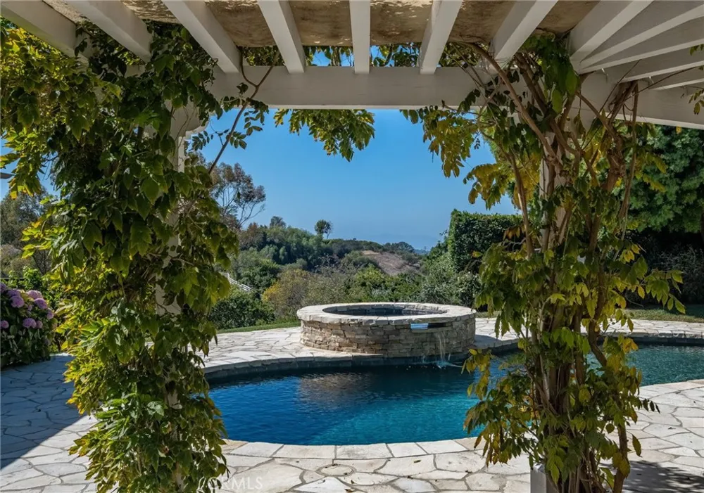 6 Caballeros Rolling Hills, CA 90274