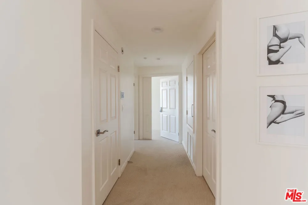 121 Almont Drive #304 Beverly Hills, CA 90211