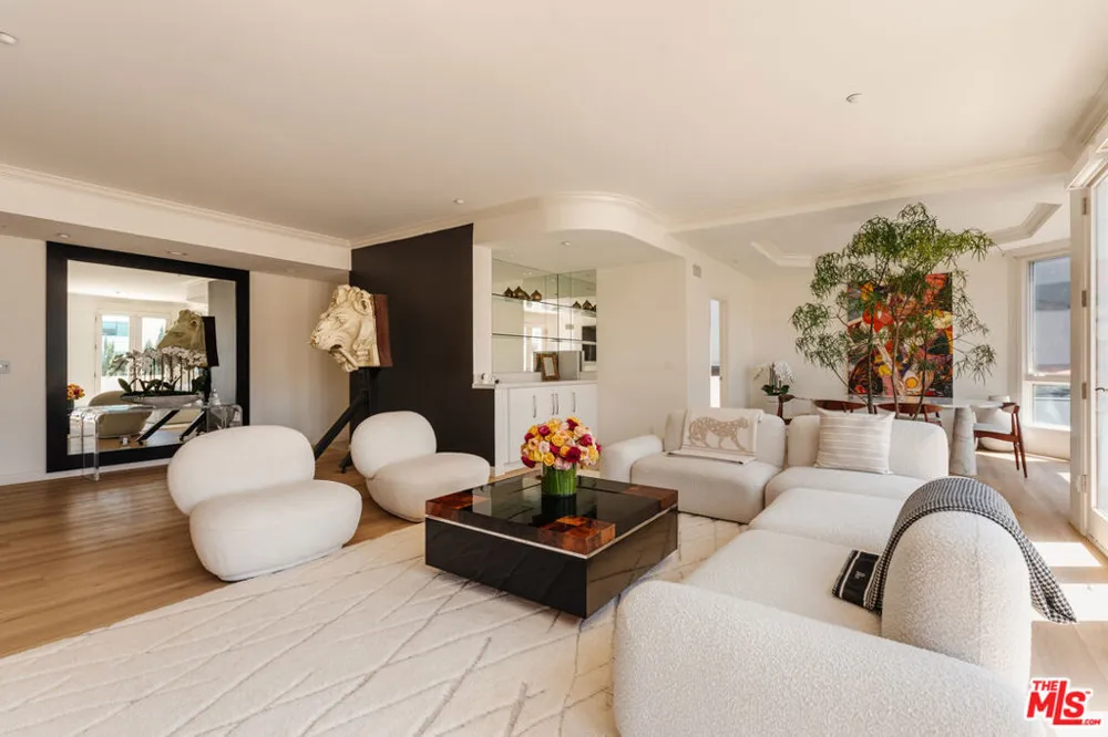 121 Almont Drive #304 Beverly Hills, CA 90211