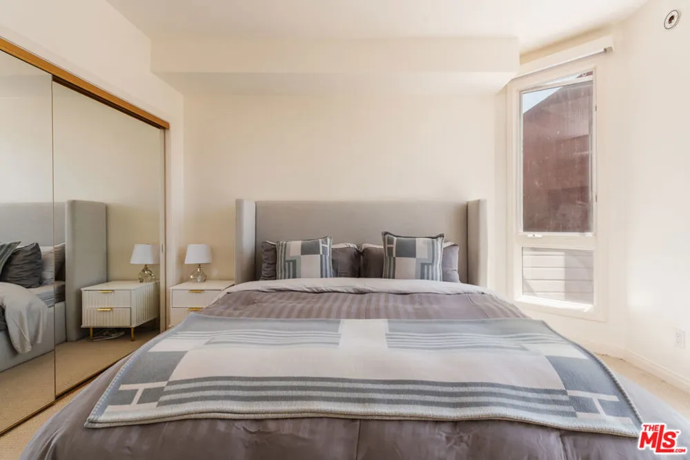 121 Almont Drive #304 Beverly Hills, CA 90211