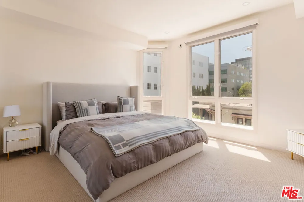121 Almont Drive #304 Beverly Hills, CA 90211