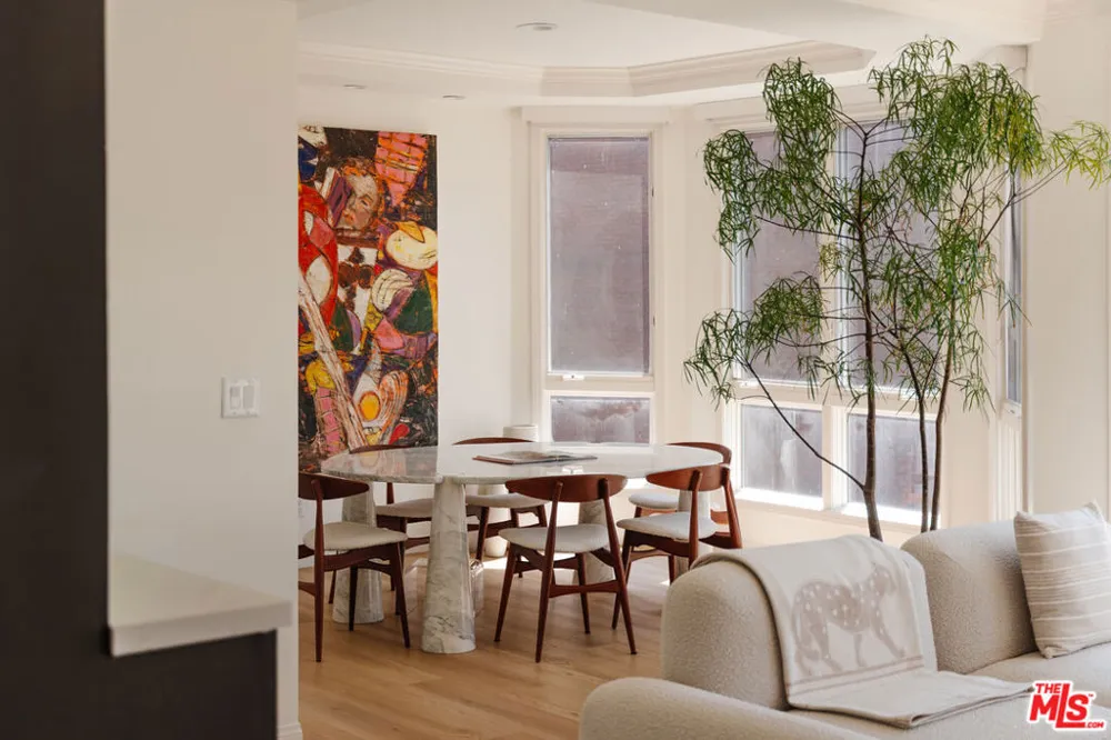 121 Almont Drive #304 Beverly Hills, CA 90211
