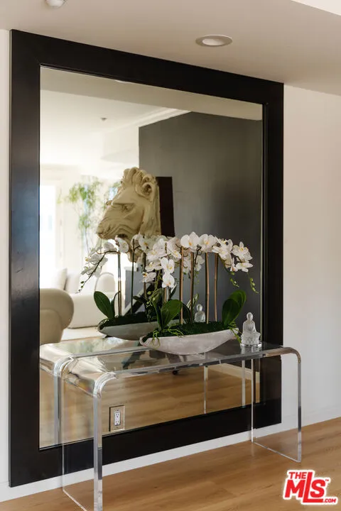 121 Almont Drive #304 Beverly Hills, CA 90211