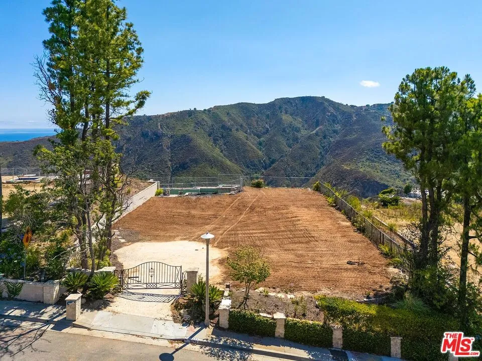 16740 Monte Hermoso Drive Pacific Palisades, CA 90272