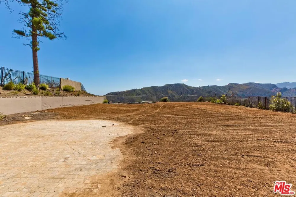 16740 Monte Hermoso Drive Pacific Palisades, CA 90272