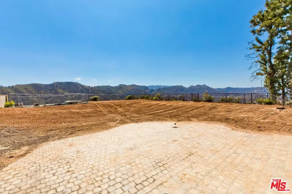 16740 Monte Hermoso Drive Pacific Palisades, CA 90272