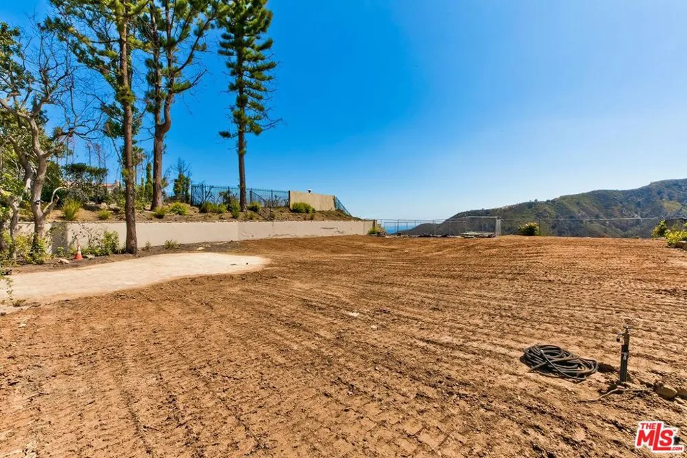 16740 Monte Hermoso Drive Pacific Palisades, CA 90272