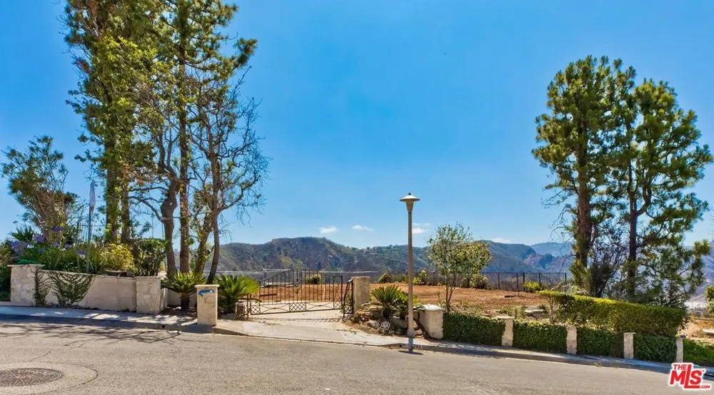 16740 Monte Hermoso Drive Pacific Palisades, CA 90272