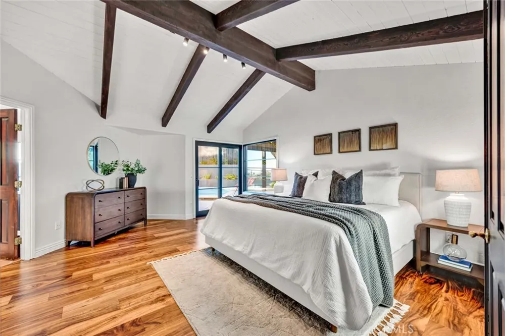 19422 Holiday Lane North Tustin, CA 92705
