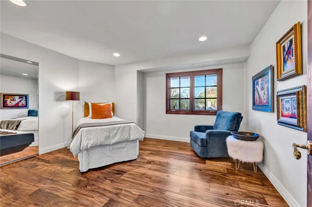 19422 Holiday Lane North Tustin, CA 92705