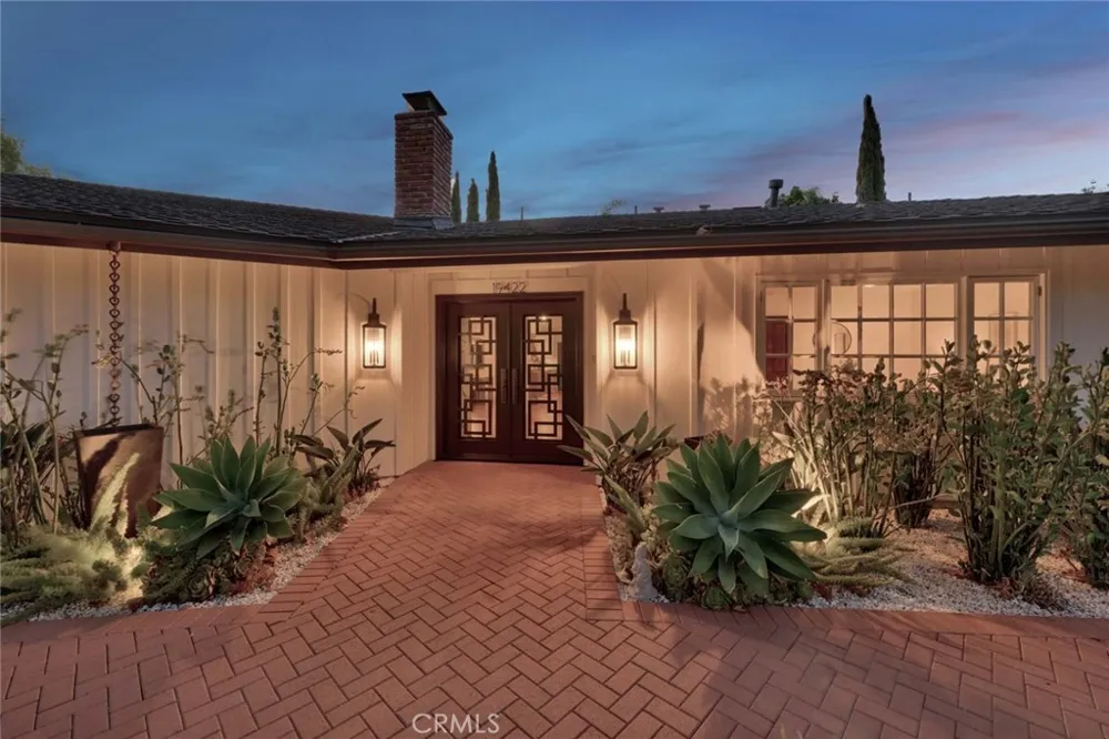19422 Holiday Lane North Tustin, CA 92705