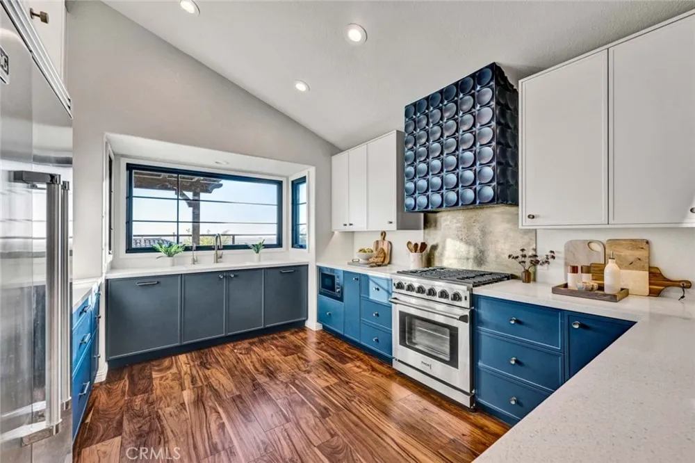 19422 Holiday Lane North Tustin, CA 92705