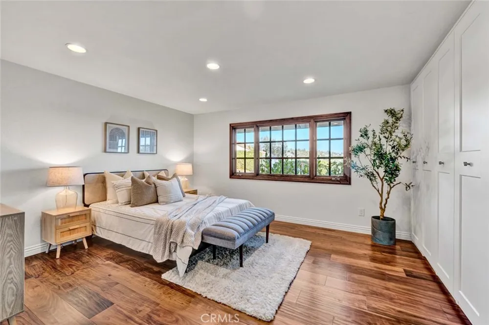 19422 Holiday Lane North Tustin, CA 92705