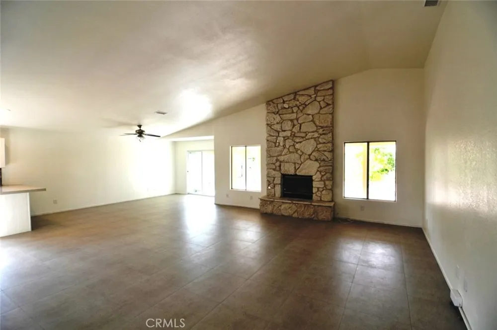 68050 Espada Cathedral City, CA 92234