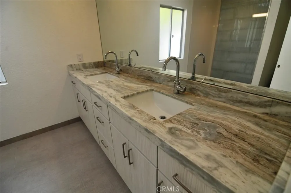 68050 Espada Cathedral City, CA 92234