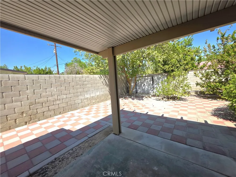68050 Espada Cathedral City, CA 92234