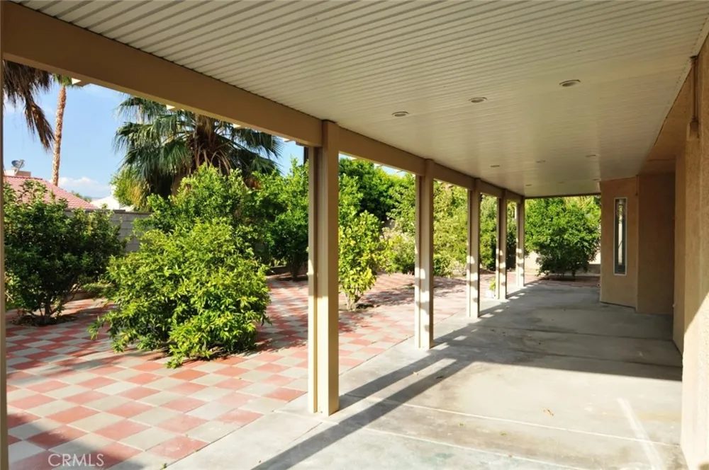 68050 Espada Cathedral City, CA 92234
