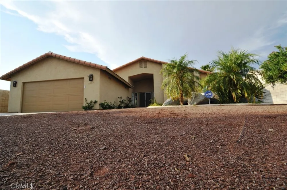 68050 Espada Cathedral City, CA 92234