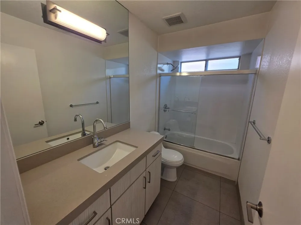 68050 Espada Cathedral City, CA 92234