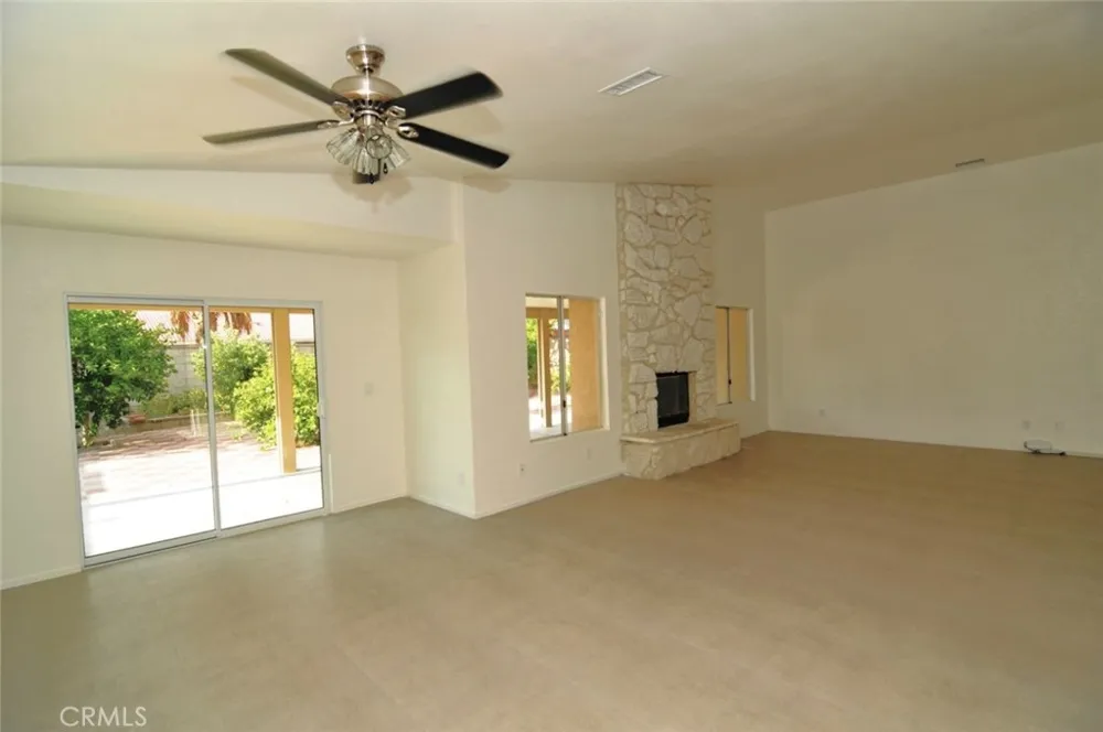 68050 Espada Cathedral City, CA 92234