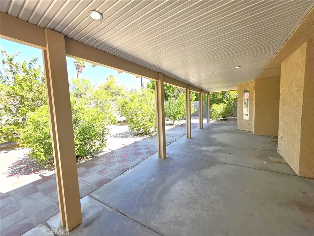 68050 Espada Cathedral City, CA 92234