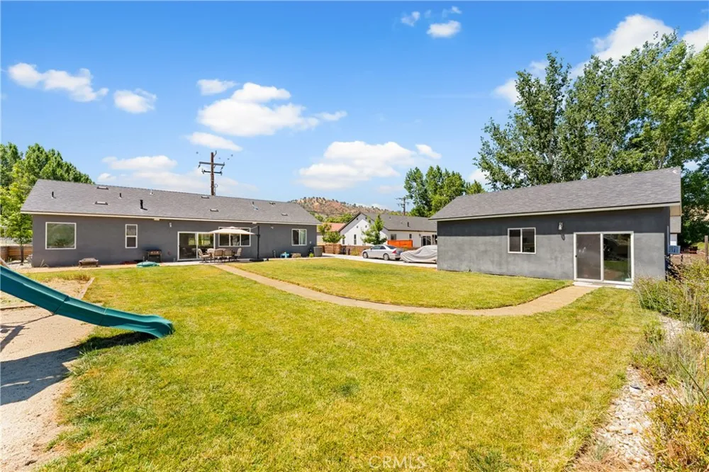 28301 Stallion Springs Dr Stallion Springs, CA 93561