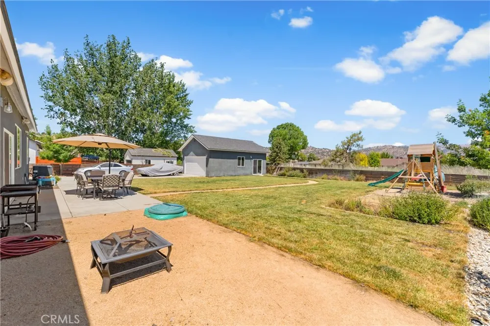 28301 Stallion Springs Dr Stallion Springs, CA 93561