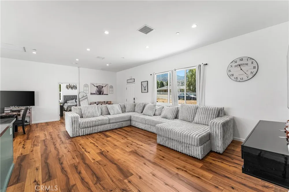 28301 Stallion Springs Dr Stallion Springs, CA 93561