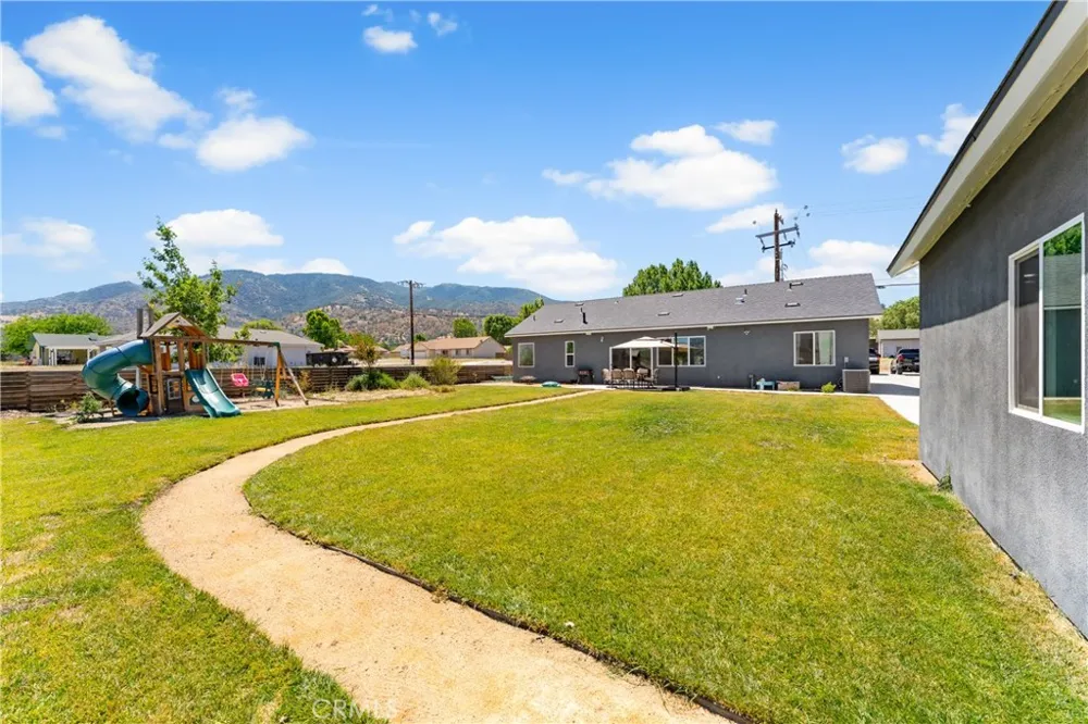 28301 Stallion Springs Dr Stallion Springs, CA 93561