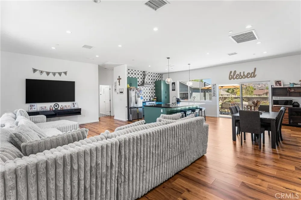 28301 Stallion Springs Dr Stallion Springs, CA 93561