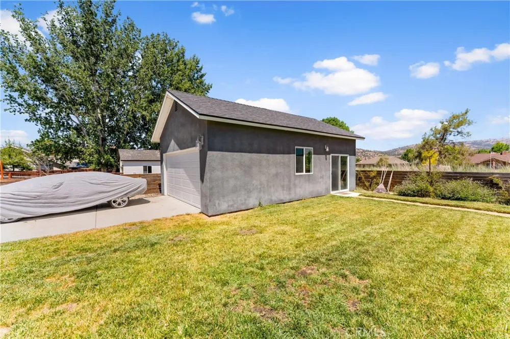 28301 Stallion Springs Dr Stallion Springs, CA 93561