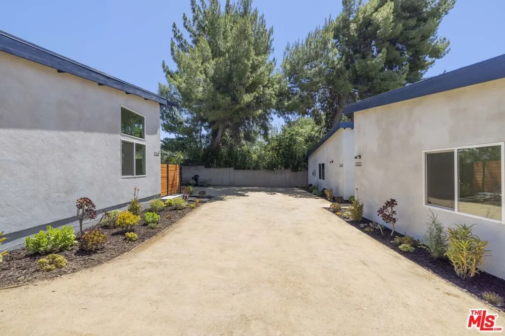 22320 Itasca Street Chatsworth, CA 91311
