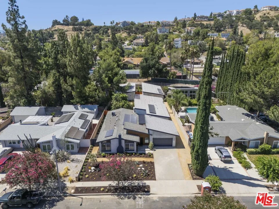 22320 Itasca Street Chatsworth, CA 91311