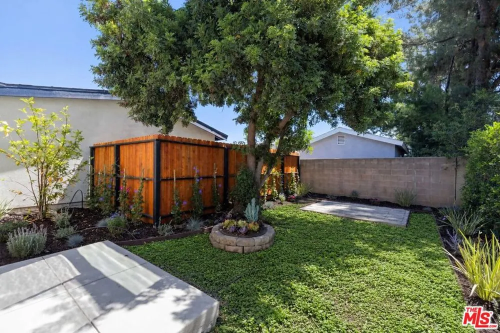22320 Itasca Street Chatsworth, CA 91311