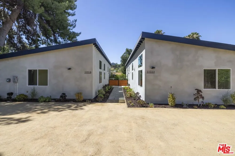 22320 Itasca Street Chatsworth, CA 91311