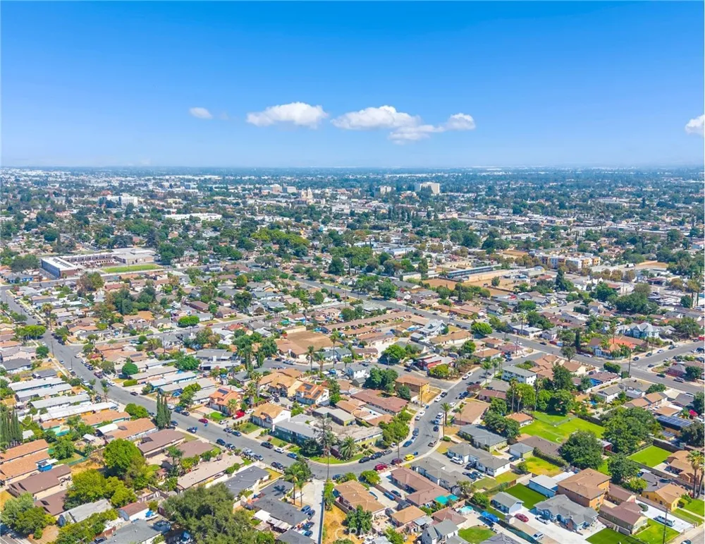 1072 W WILSON STREET Pomona, CA 91768