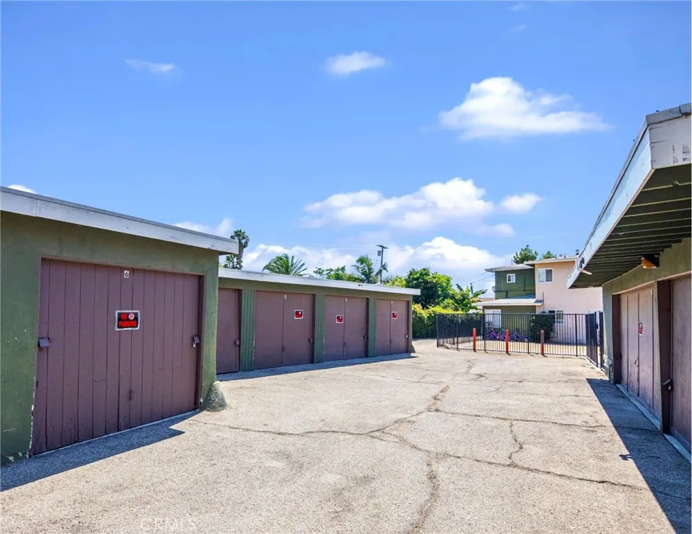 1072 W WILSON STREET Pomona, CA 91768