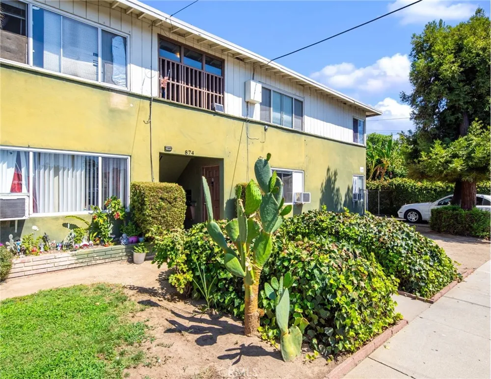 1072 W WILSON STREET Pomona, CA 91768