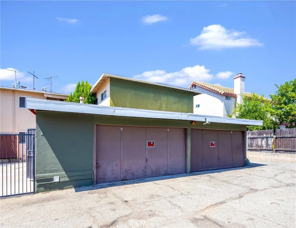 1072 W WILSON STREET Pomona, CA 91768