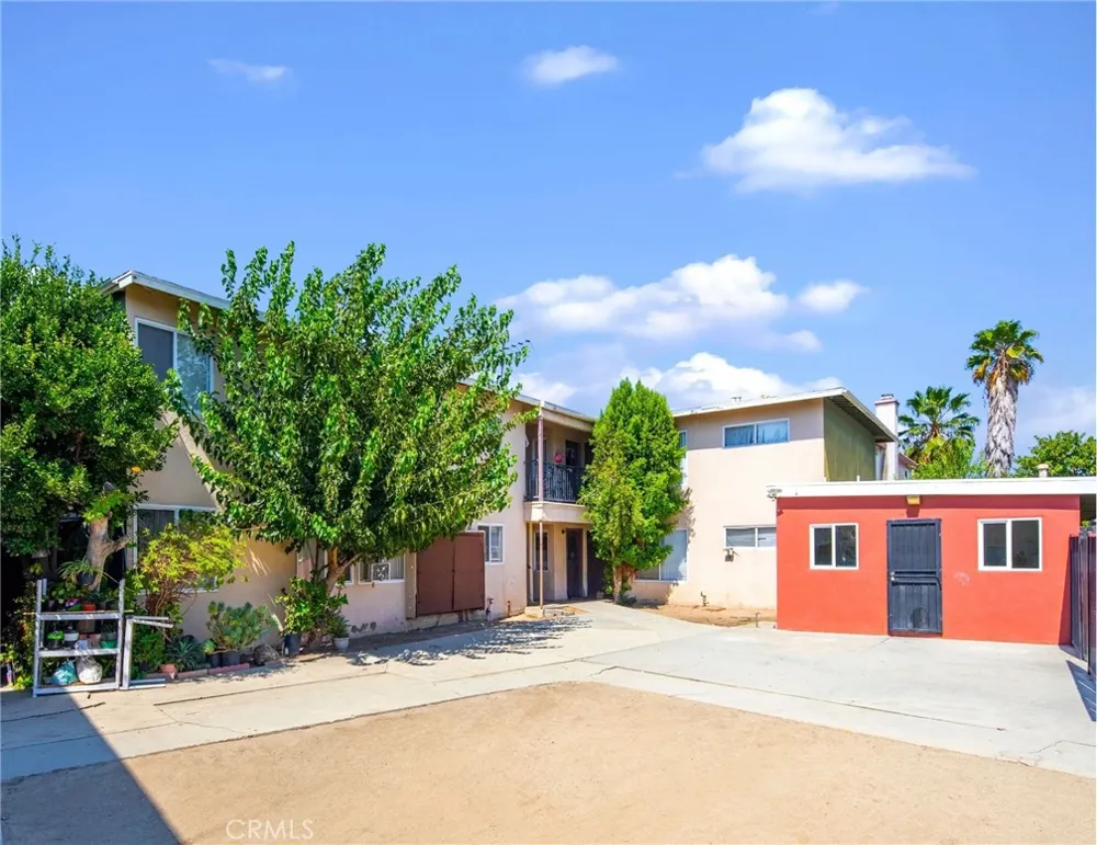 1072 W WILSON STREET Pomona, CA 91768
