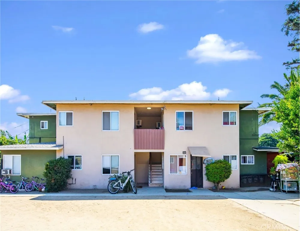 1072 W WILSON STREET Pomona, CA 91768