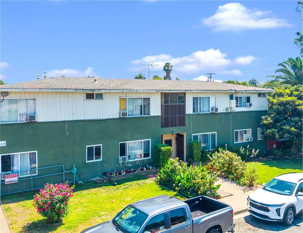 1072 W WILSON STREET Pomona, CA 91768
